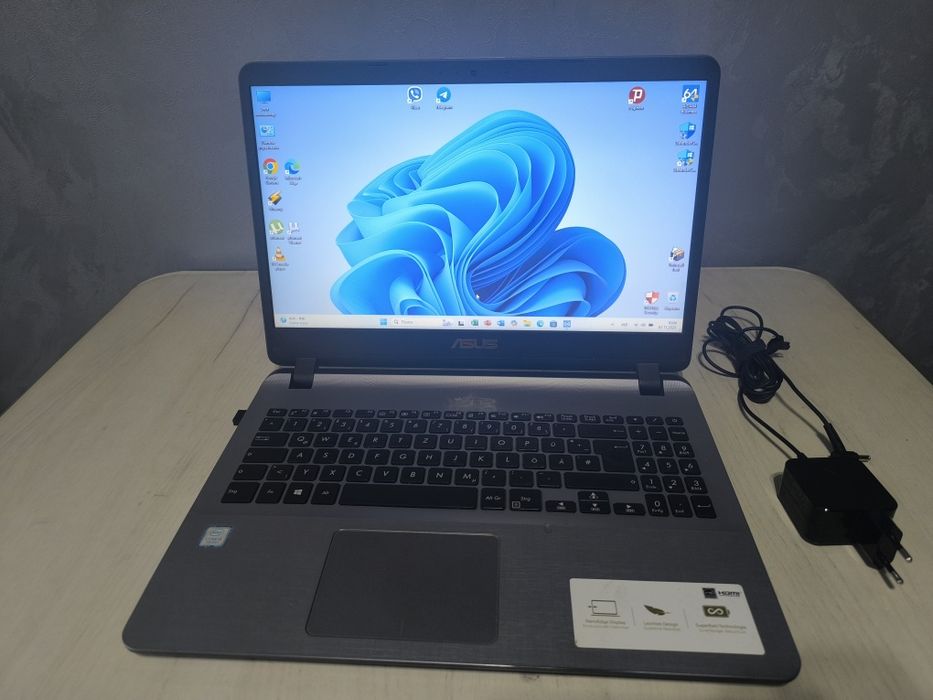 Ноутбук ASUS F507U