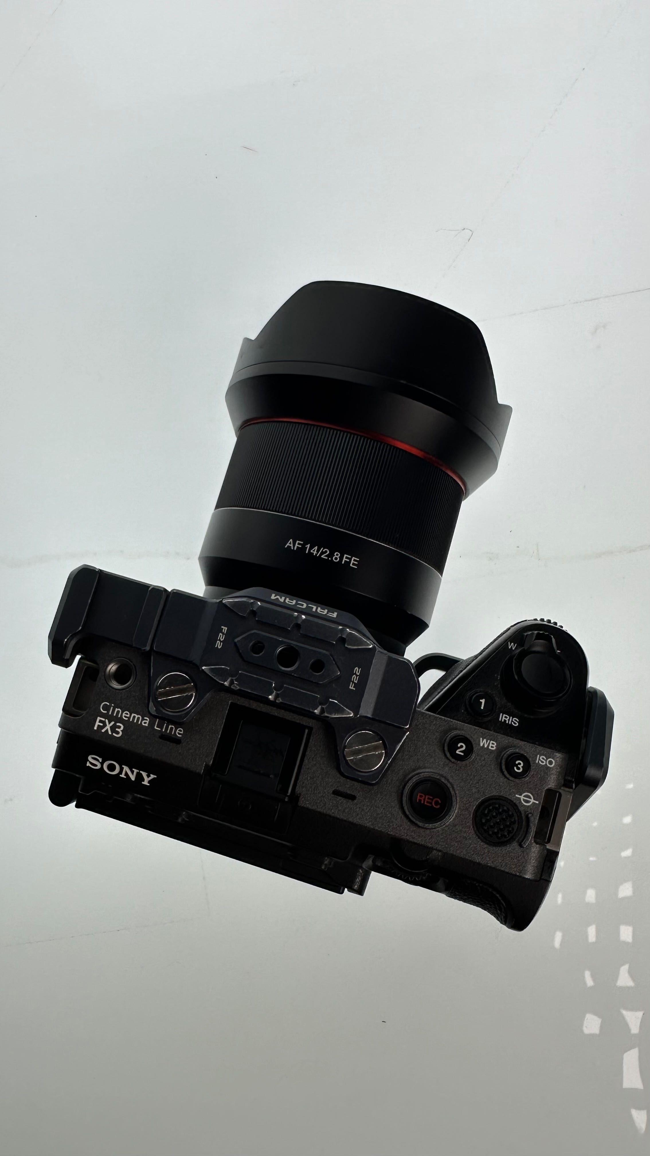 Крутий АФ ширік для SONY FE задешево - Samyang 14 2.8