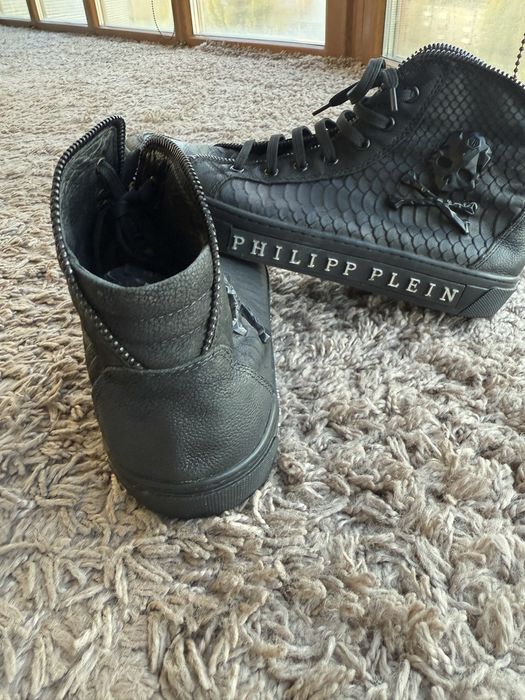 Продам моднявые ботики Filipp plein