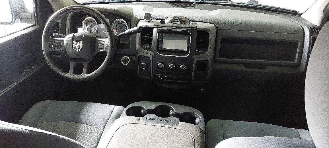 Dodge Ram 1500 5.7  KATEGORIA B  2013 rok