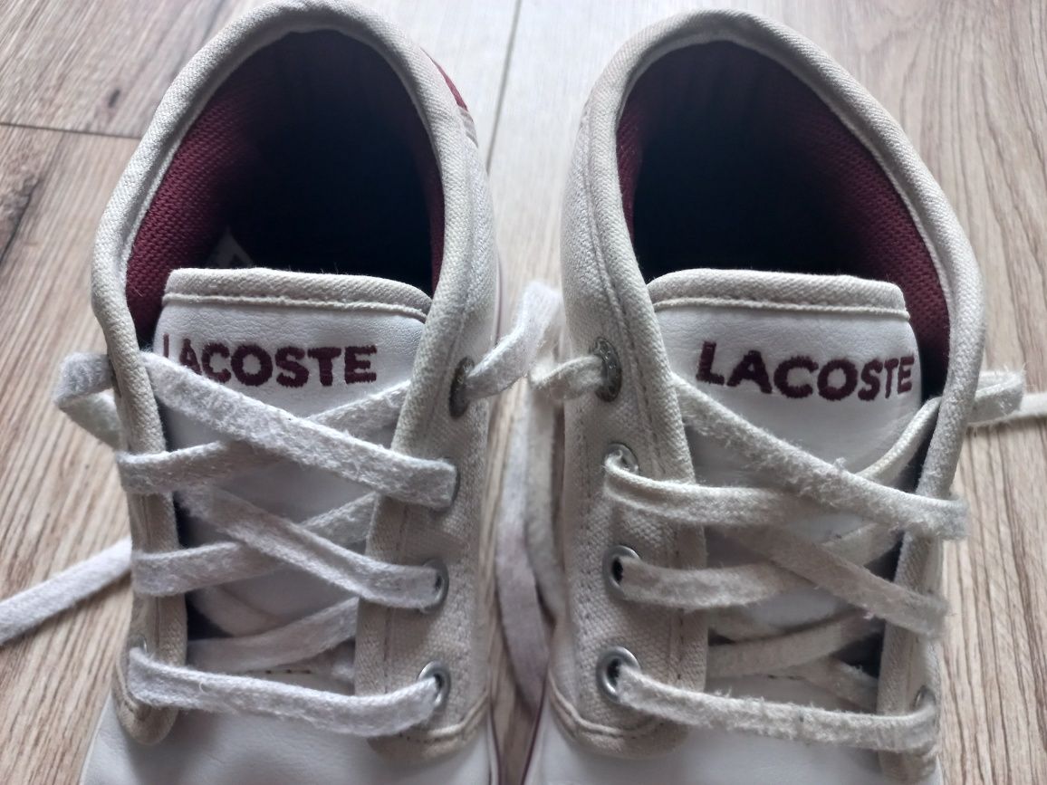 продам білі дитячі кросівки Lacoste