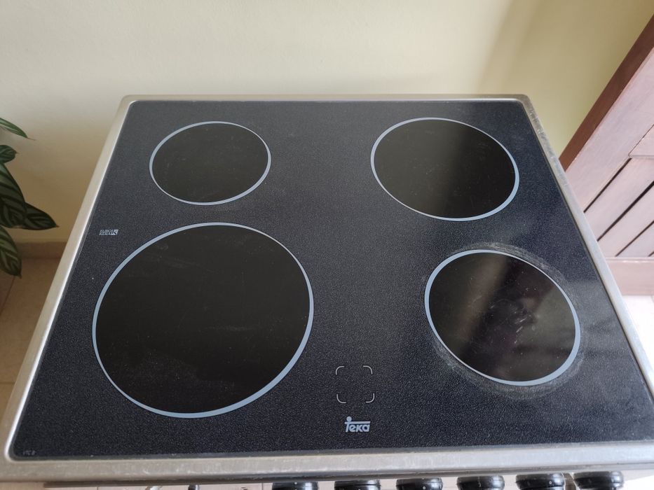 Forno e placa eletrónica Teka