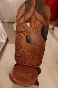 Cadeira africana de pau preto feita à mão