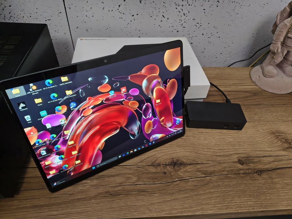 Microsoft Surface pro X  LTE + SURFACE DOCK 1661 SQ1/16/256