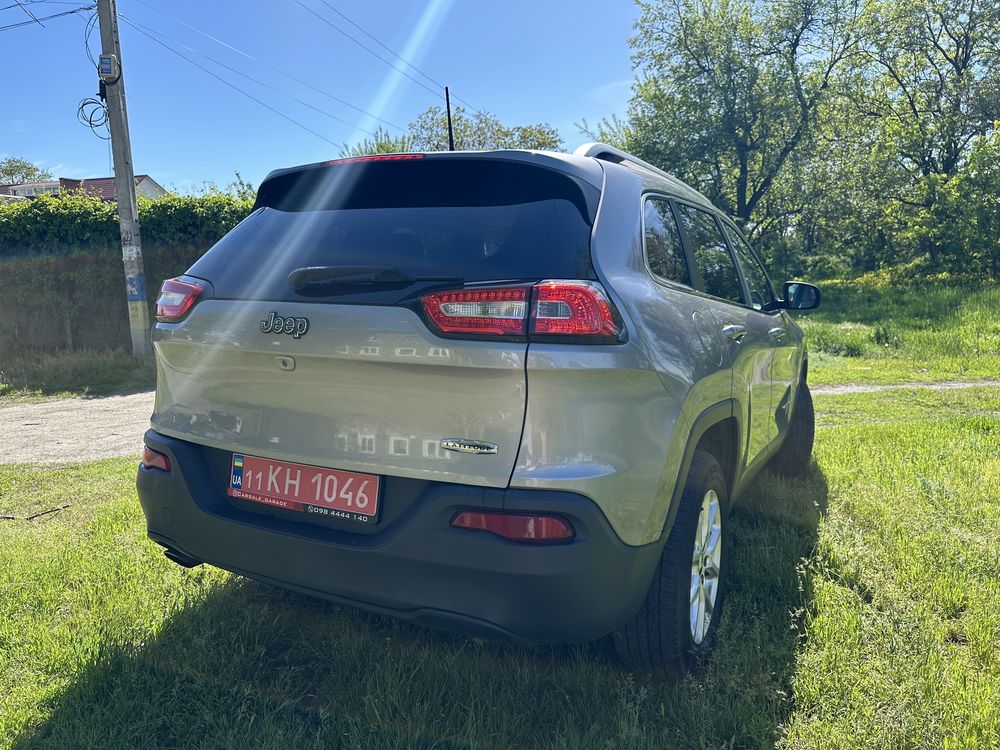 Продаж Jeep Cherokee