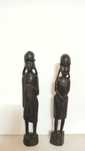 2 estatuetas em pau preto