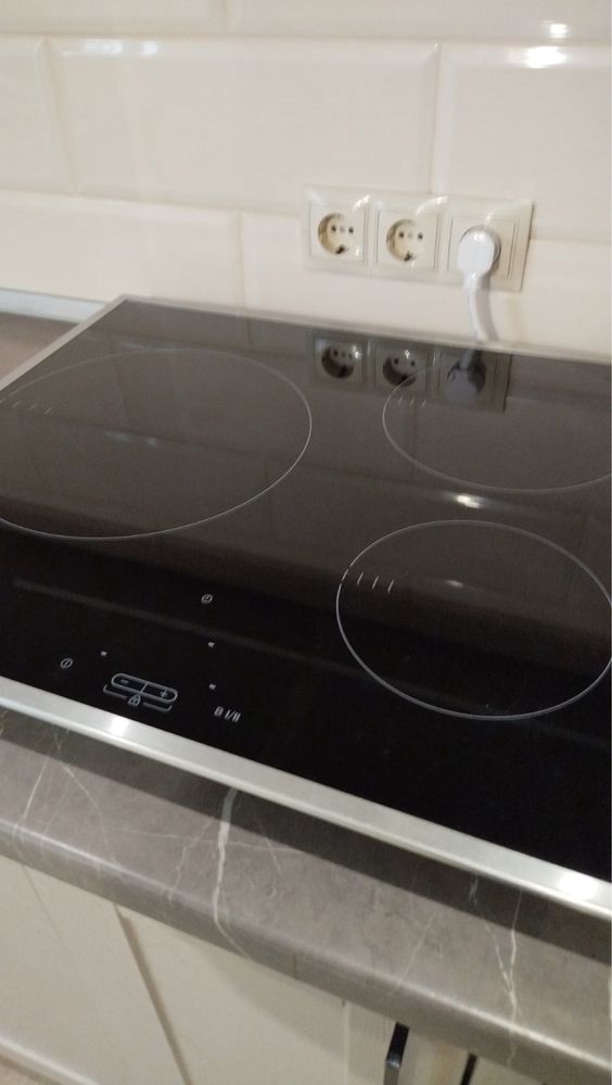Індукційна варильна поверня Miele KM 6113