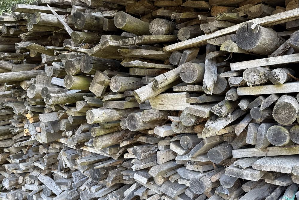 Дрова в наявності