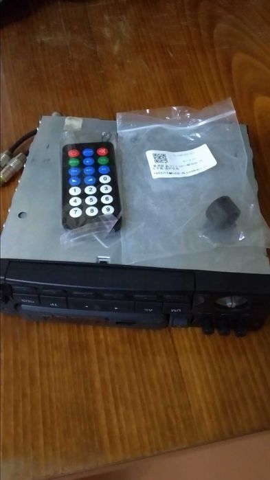 Продам магнитолу в авто Philips car 400