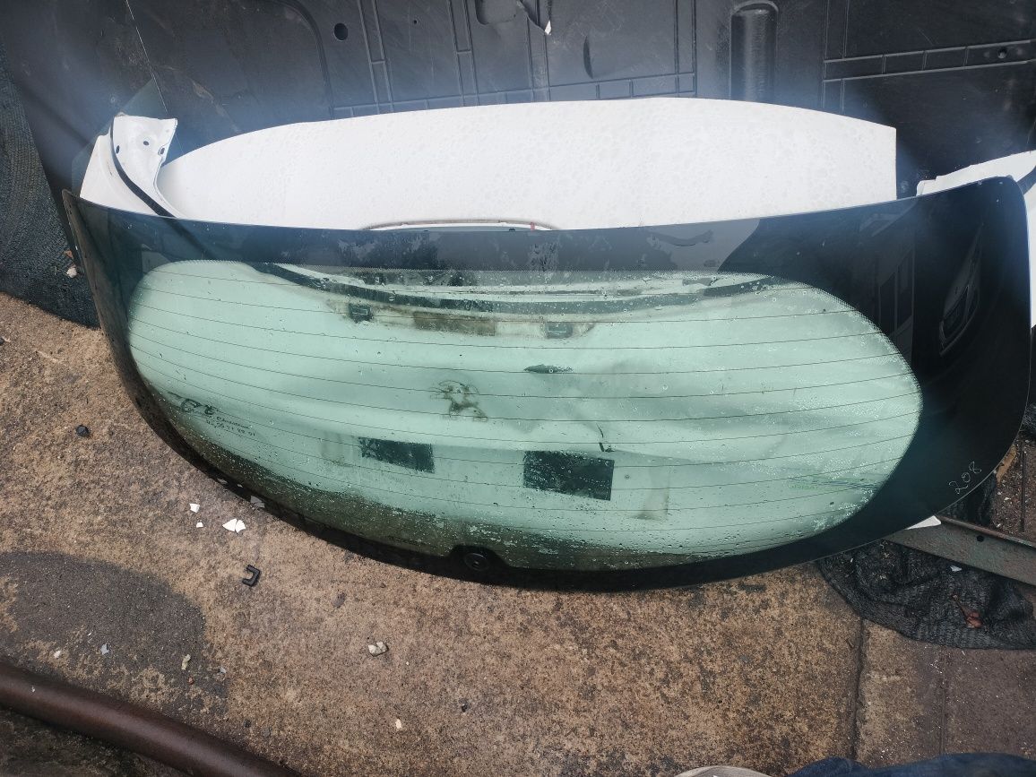 Vidro da mala Peugeot 208