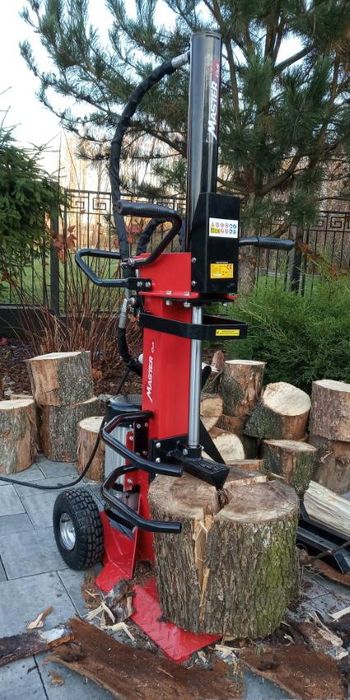 Wycinka drzew i krzewów. Prace wysokościowe. Frezowanie pni . Rębak.