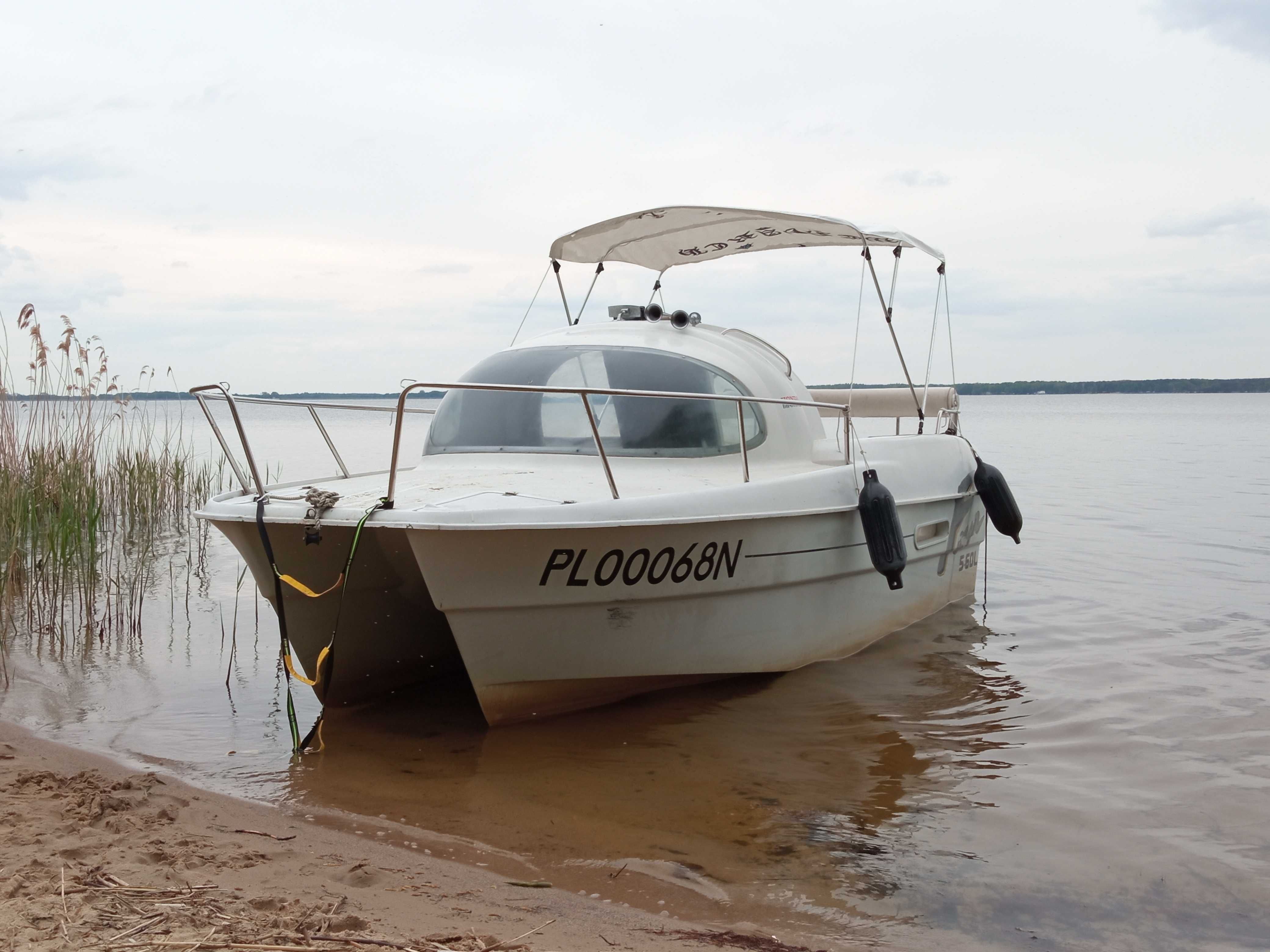 łódź motorowa kabinowa kabinówka, silnik 40KM i przyczepa DMC 1320kg