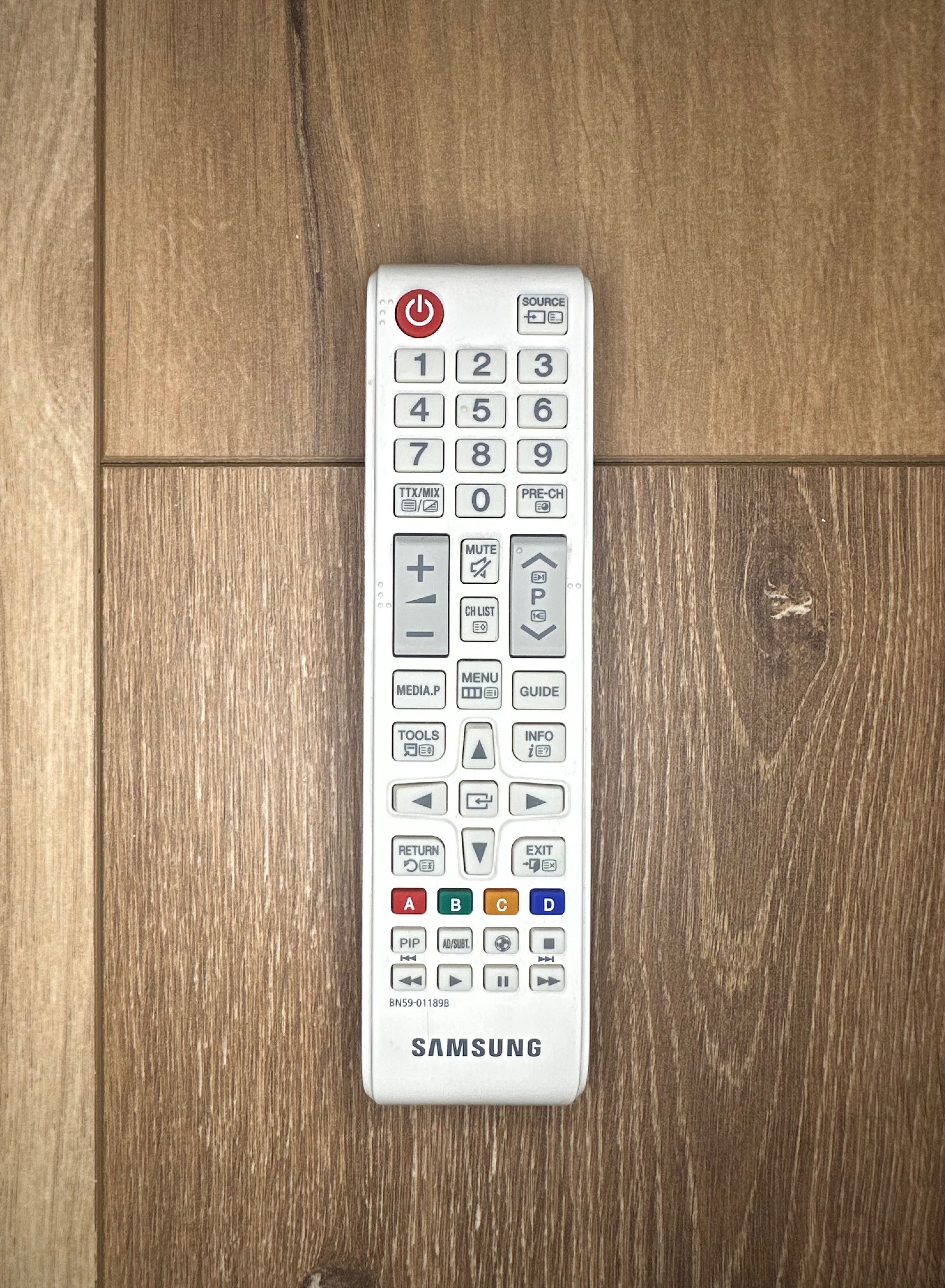 Samsung T24D391EW 24" LED Full HD Monitor TV + pilot + zasilacz