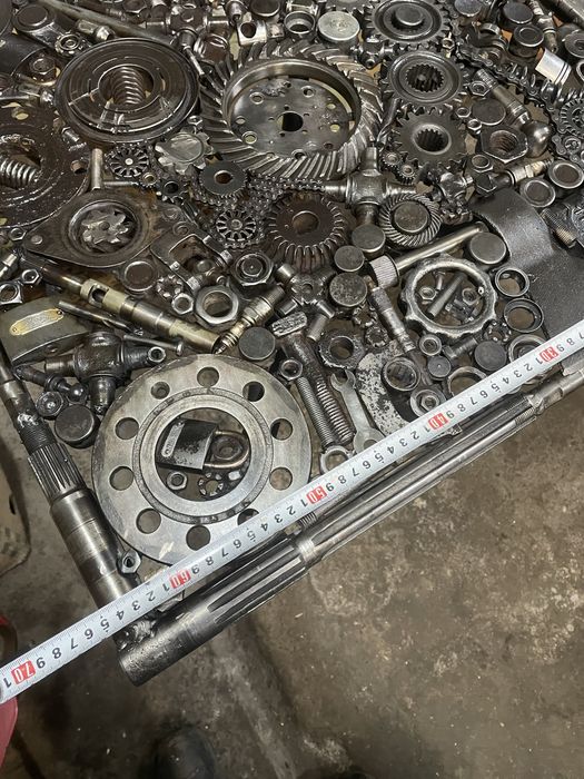 Стол в стиле стимпанк из автомобильных деталей лофт