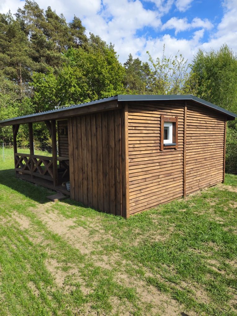 Drewniany domek nad jeziorem Niewilno
