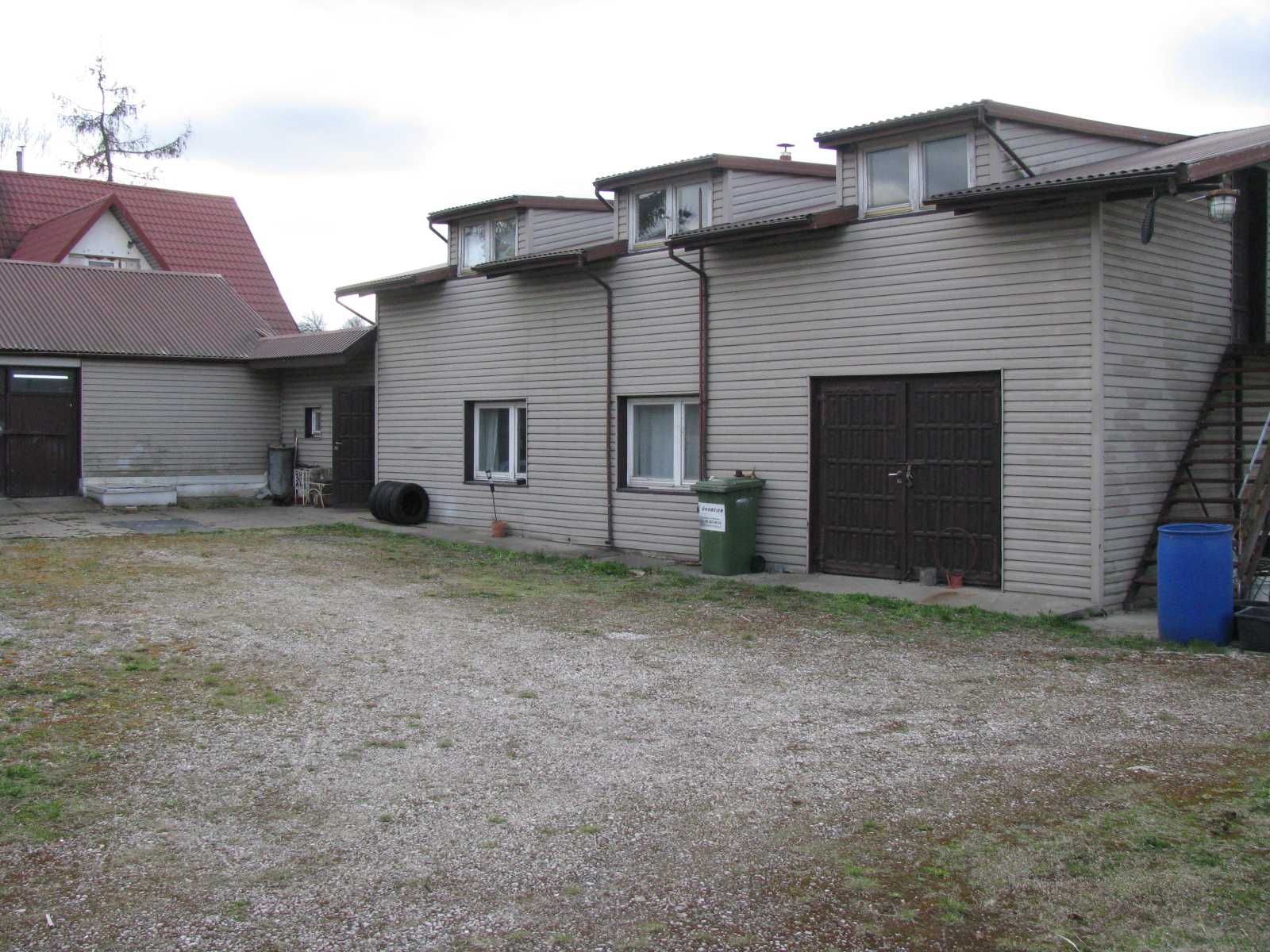 Mała hala magazynowa z budynkiem mieszkalno-biurowymi, działka 920m2