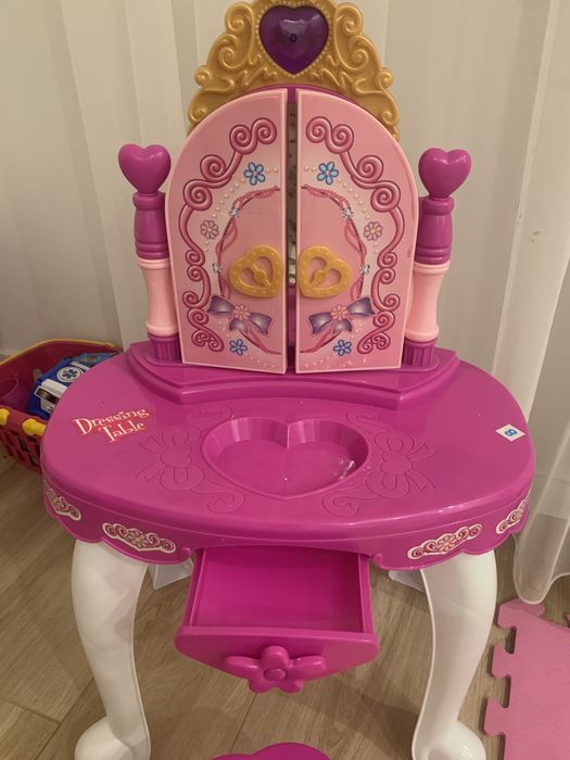 Трюмо для дівчинки