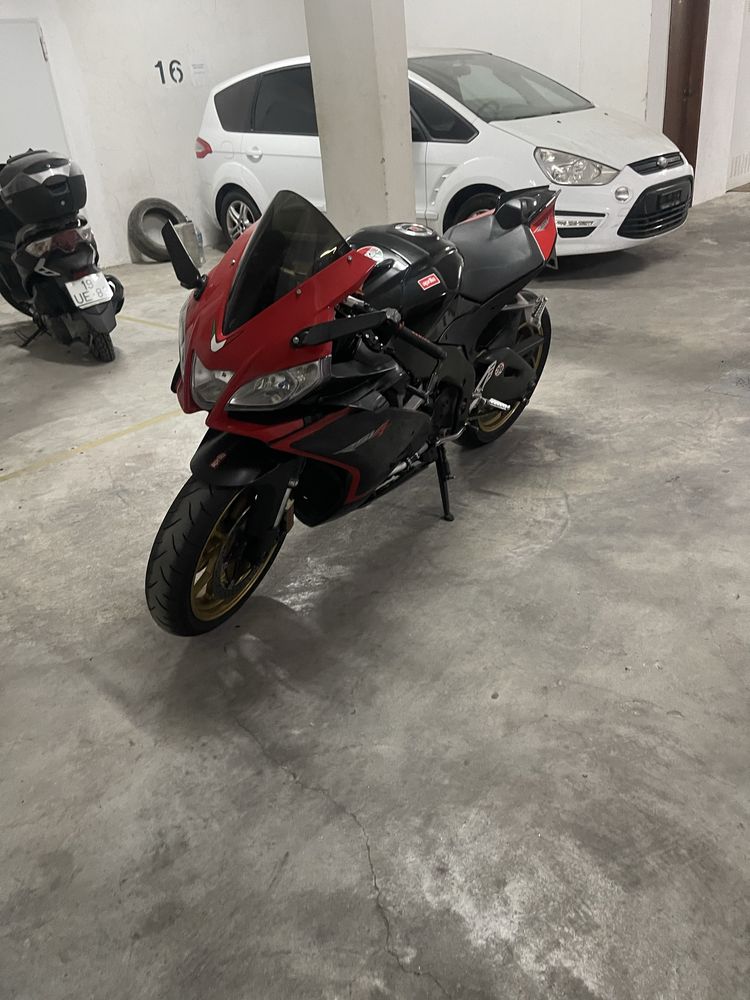 Vendo Aprilia Rsv4 1000