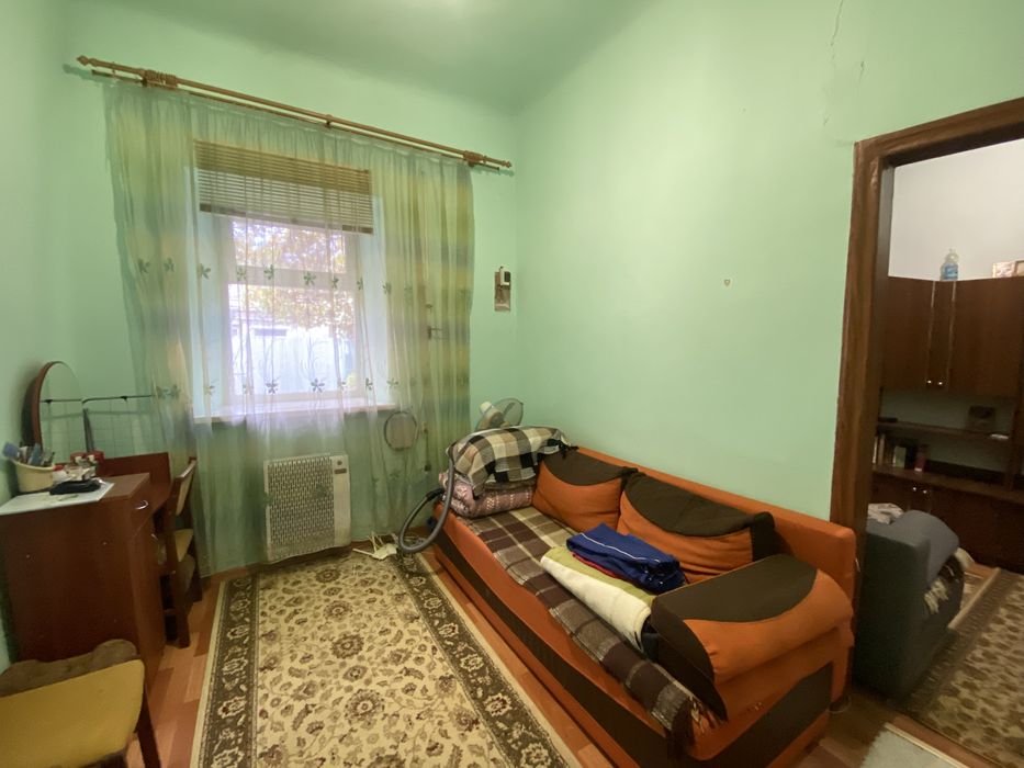 Продам 2к квартиру на Малій Морській