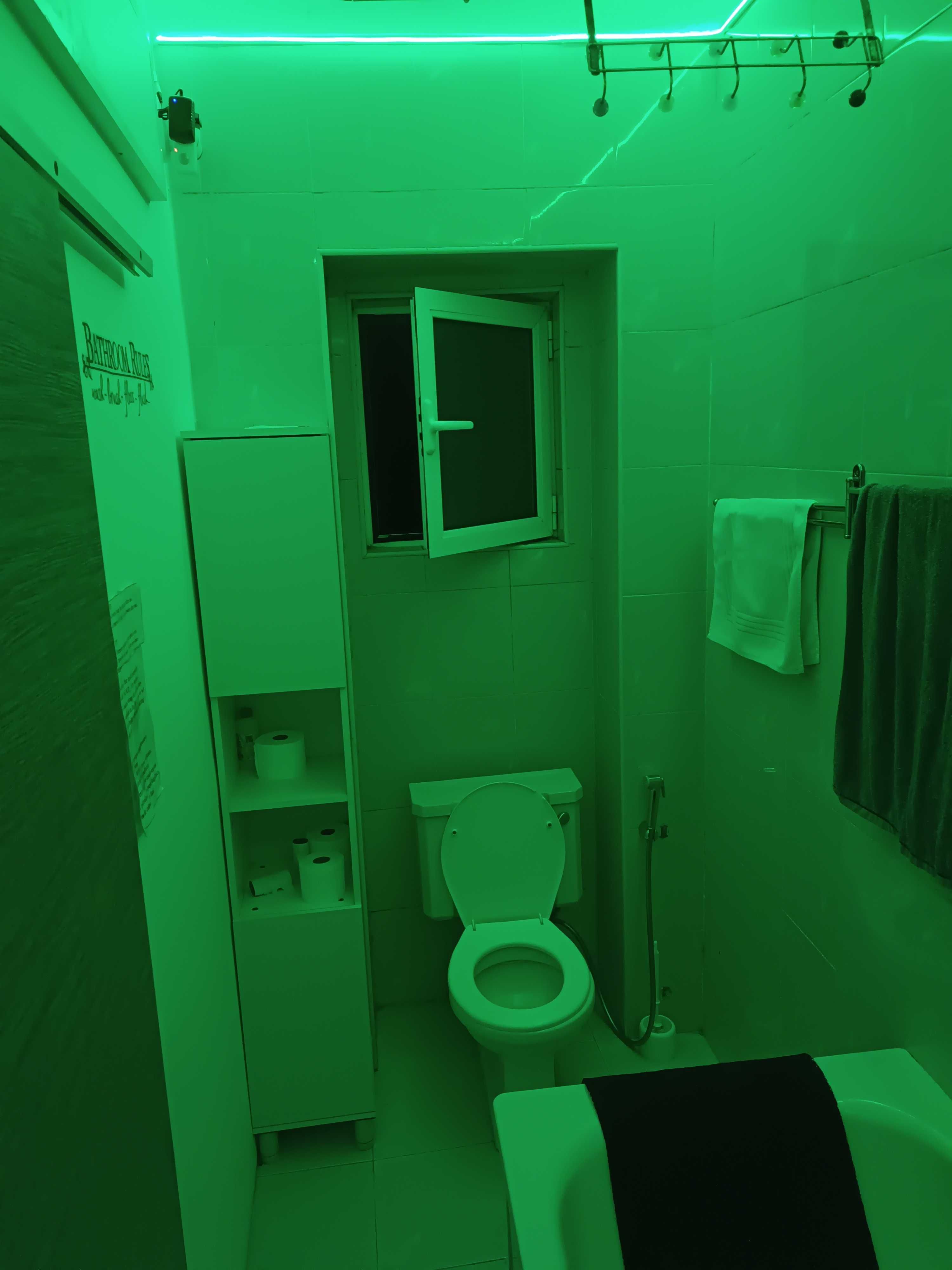 Quarto com Beliche, 2 Secretárias, para 2 Estudantes (Mulheres)