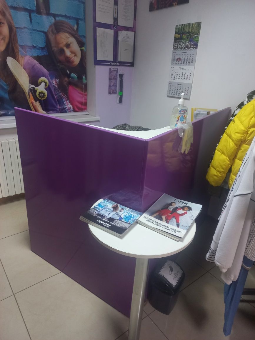 Тумба для одягу та рецепшен