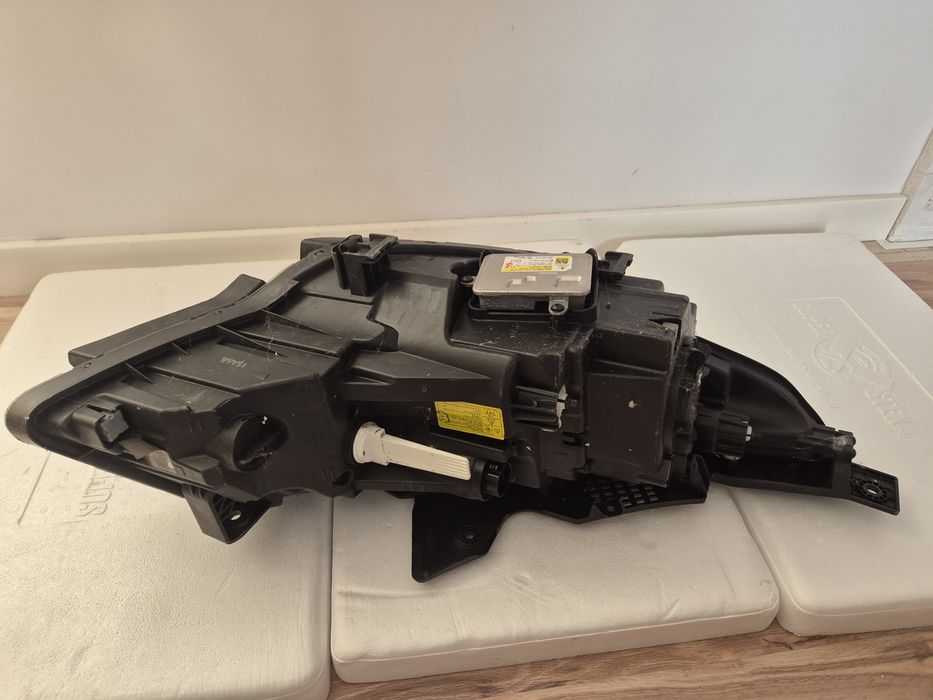 Kia Optima reflektor lewy xenon