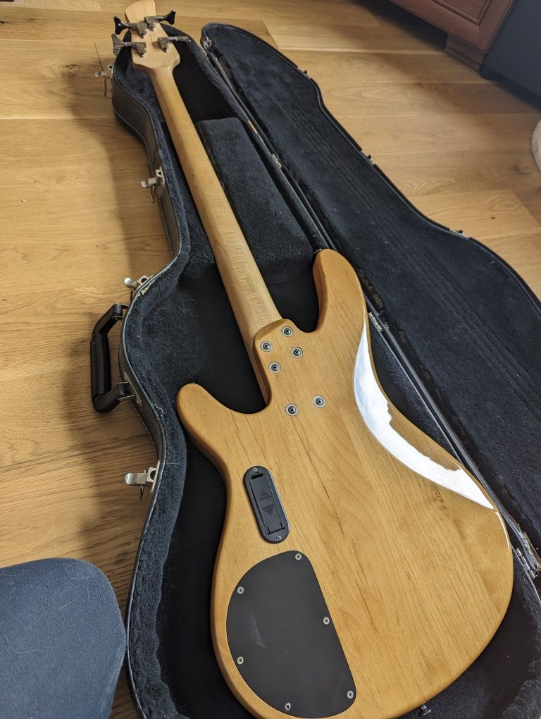 Gitara basowa Yamaha trb 1004