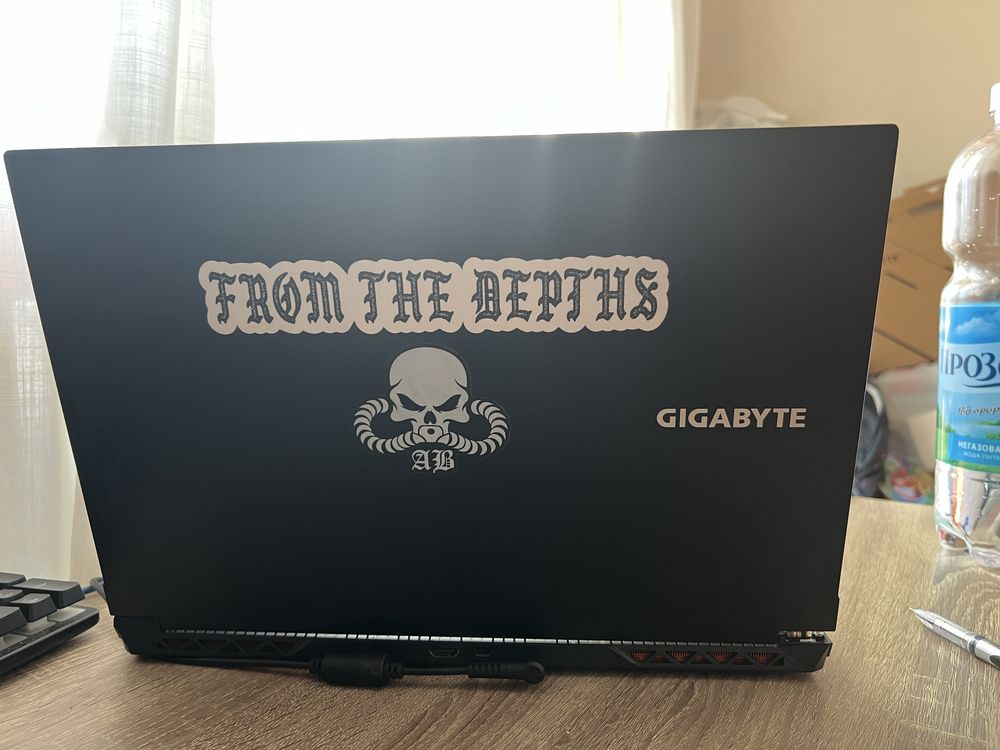 Игровой ноутбук GIGABYTE MF5