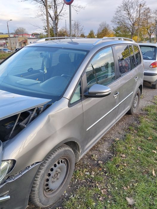 Sprzedaż samochodu do naprawy.