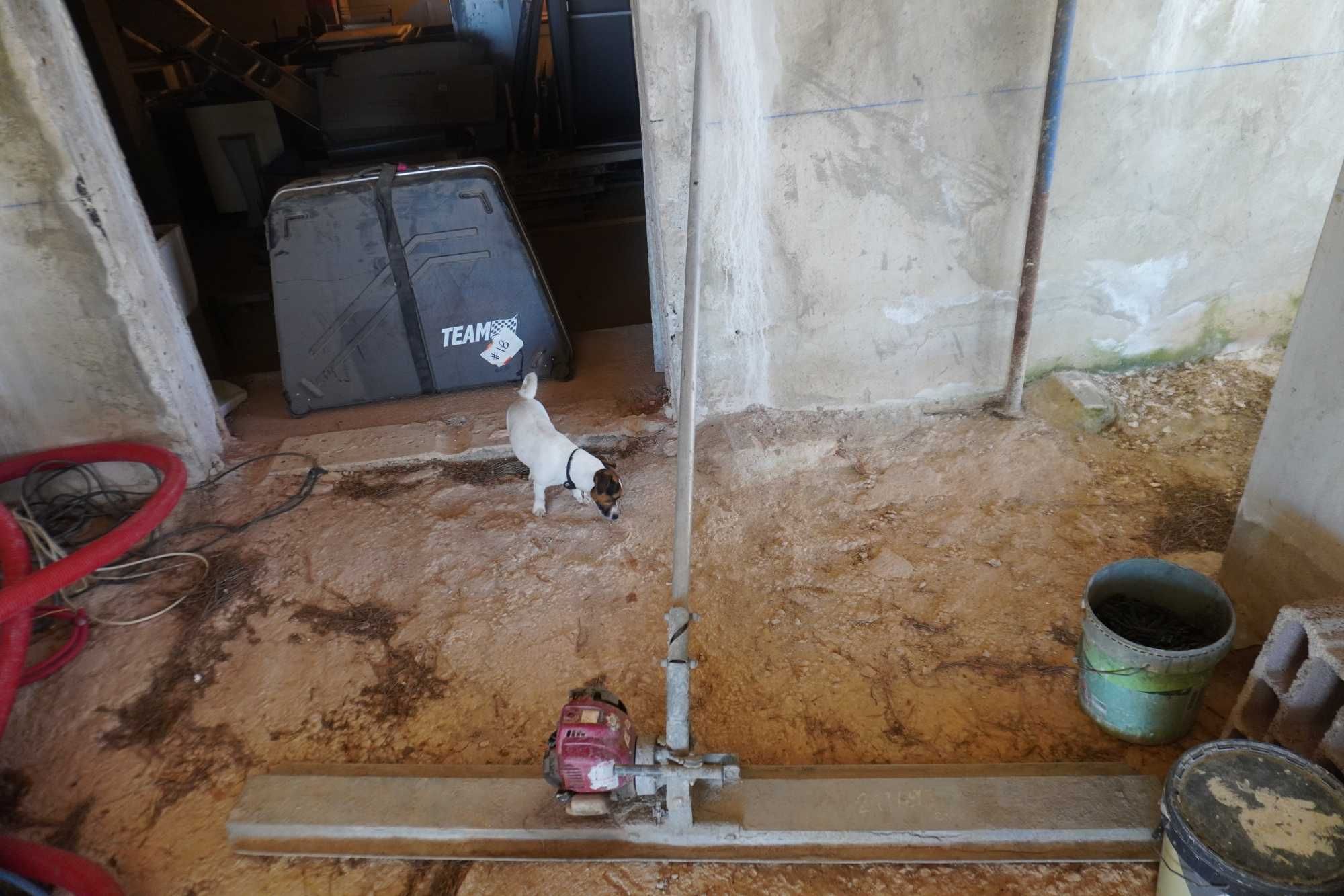 Máquina Nivelamento e Acabamento de Superfícies de Betão