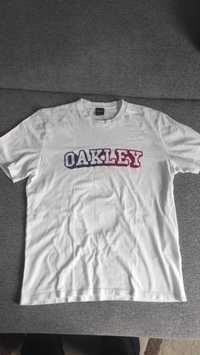 футболка oakley білого кольору