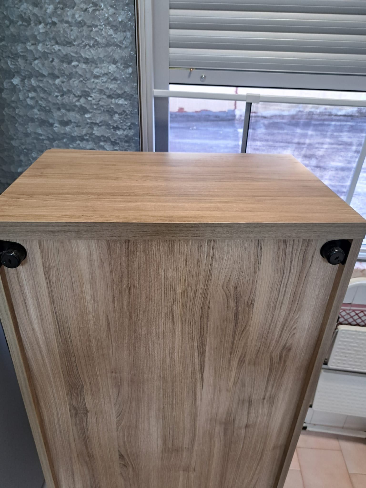 Armário de 2 portas com vidro