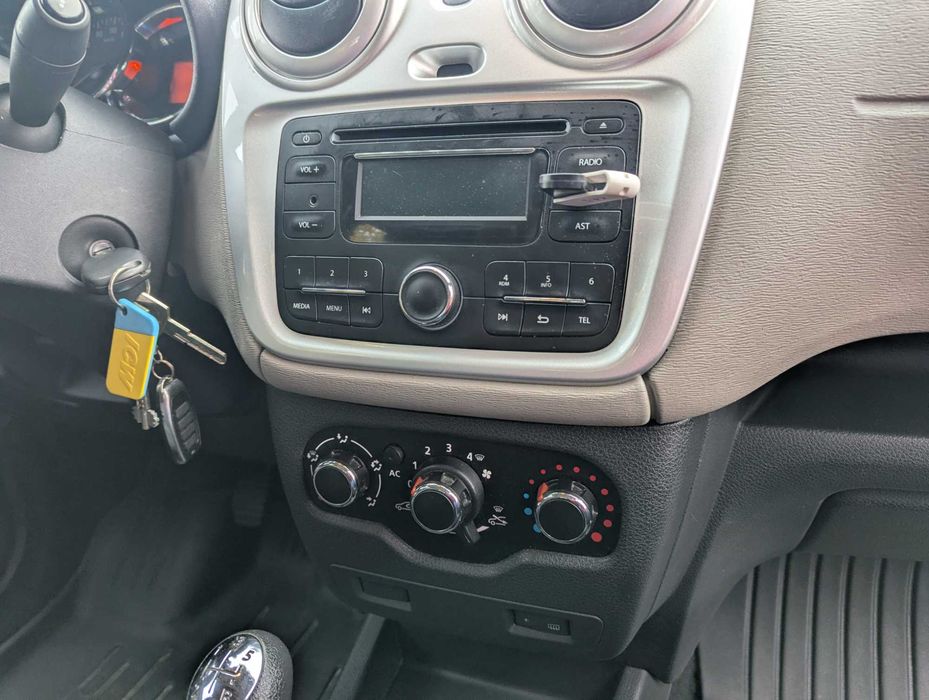 Автомобіль Dacia Dokker 2014 рік