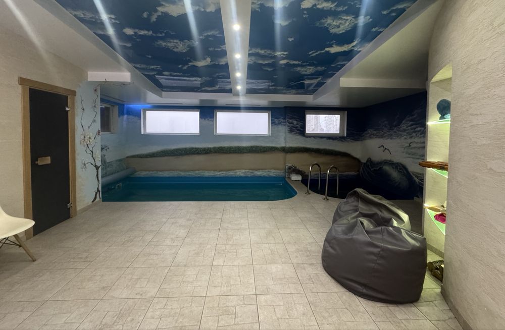 Аренда дома с бассейном . Посуточно