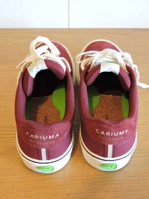 Tenis Cariuma Bordo