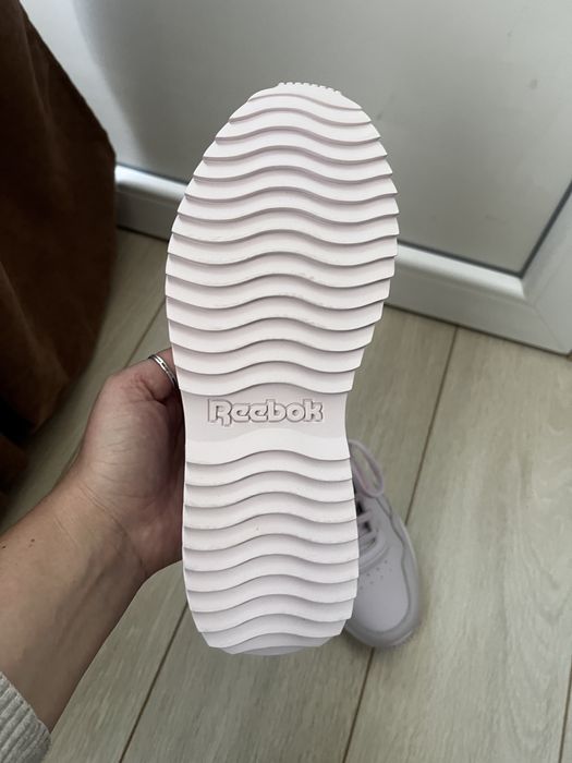 Reebok жіночі, 38 розмір, нові