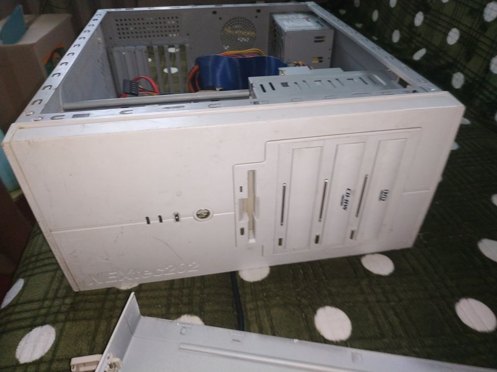 Компьютер с SSD в великому корпусі