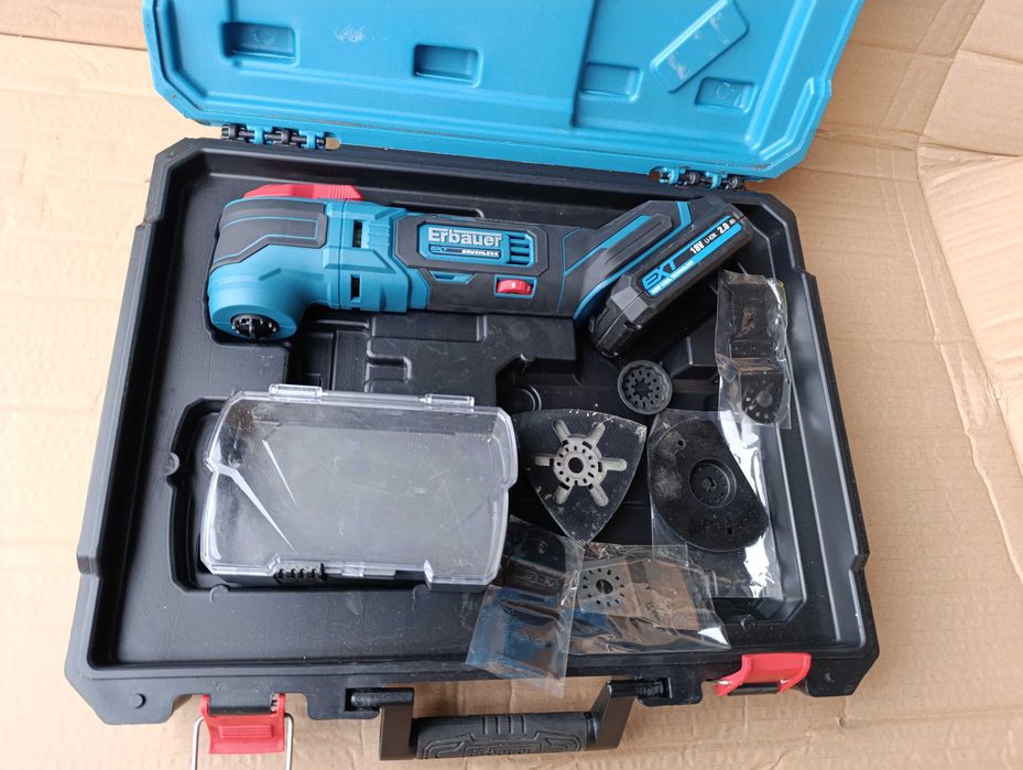 Narzędzie wielofunkcyjne multitool Erbauer EMT18-LI-QC aku 2.0Ah +noże