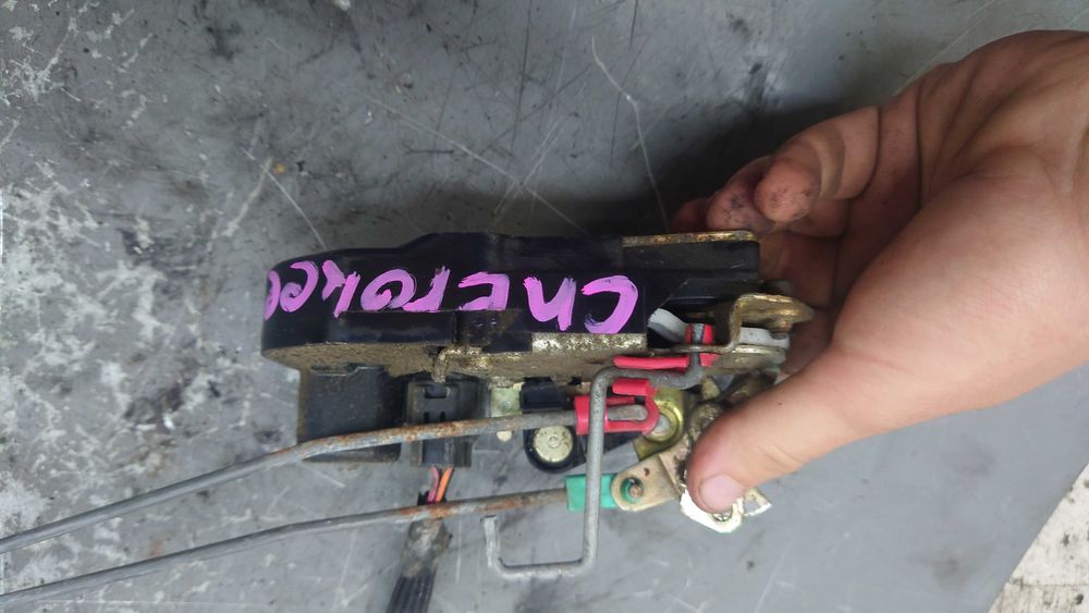 Jeep Grand Cherokee WJ Zamek Drzwi Lewy Tył Tylny