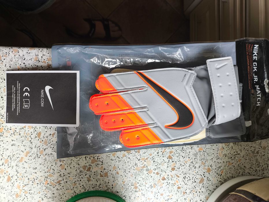 Rękawice bramkarskie Nike Małych Junior r.6.