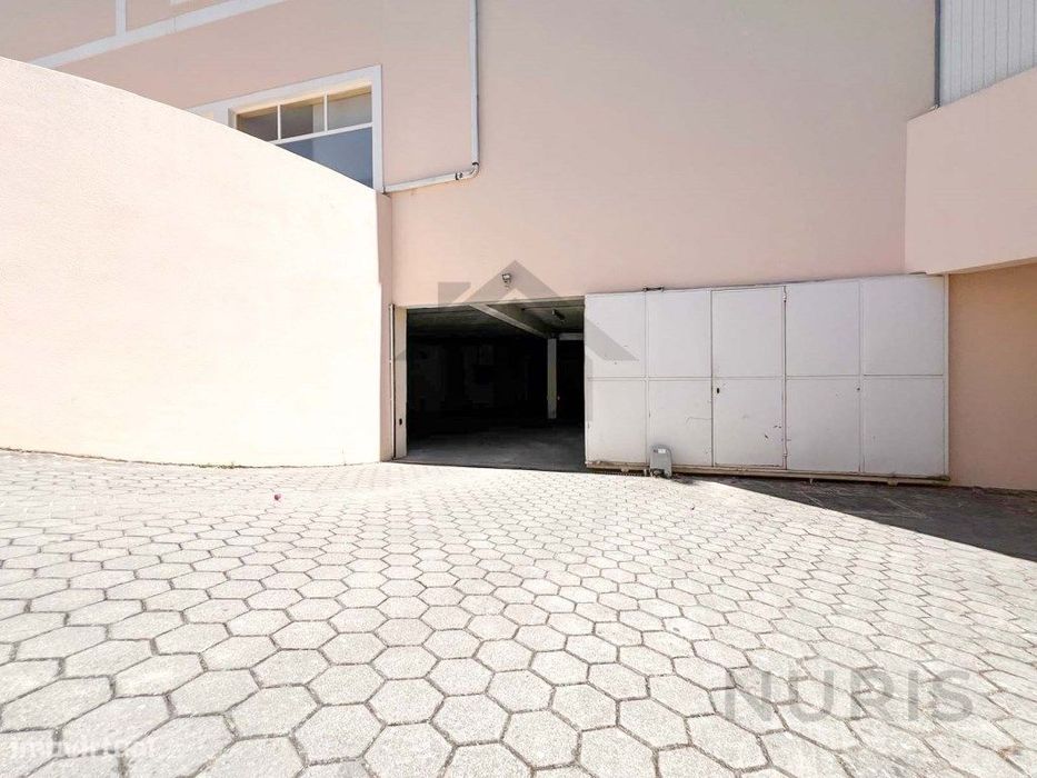 Espaço de Garagem BOX Para Venda na Bemposta, Portimão
