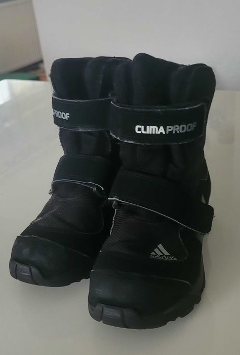 Zimowe buty chłopięce Adidas rozm. 30