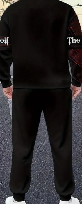 Мужской спортивный костюм с рисунком