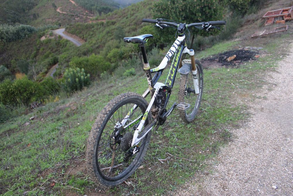 Bicicleta enduro/downhill