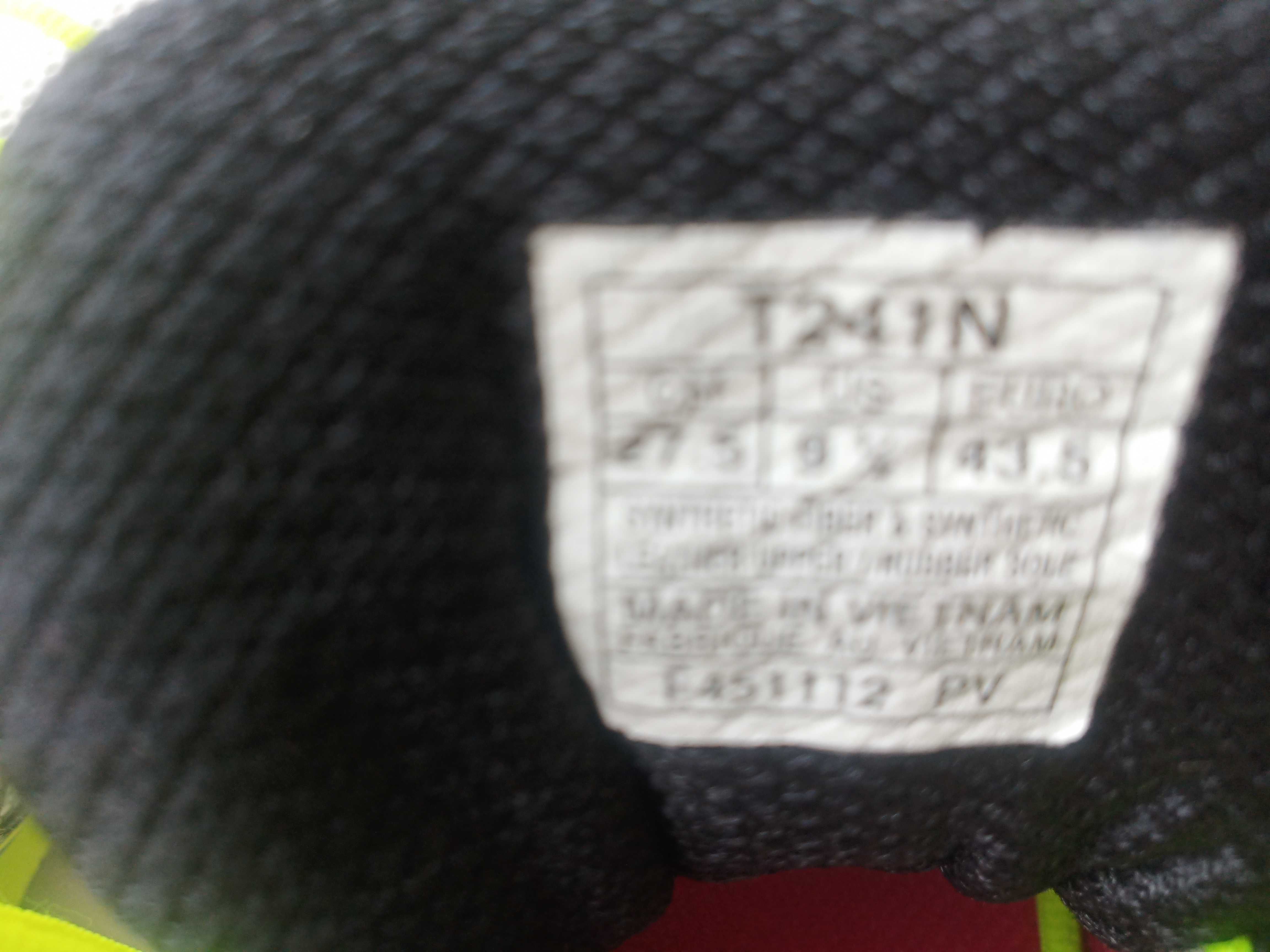 Спортивне взуття 43.5