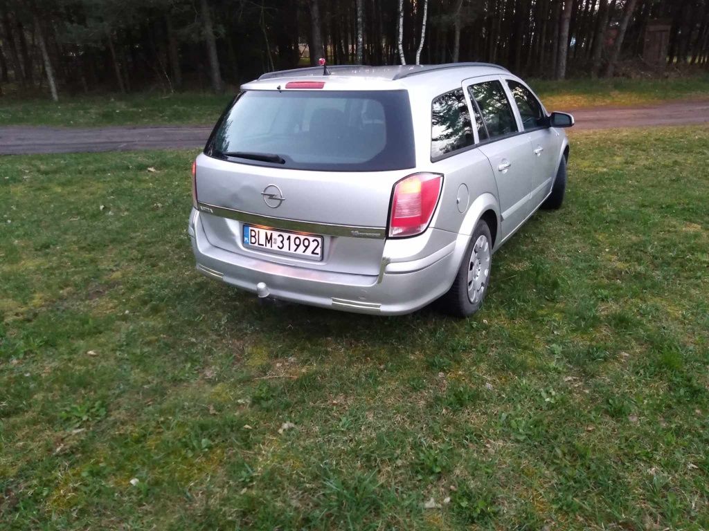 Zadbany Opel Astra H