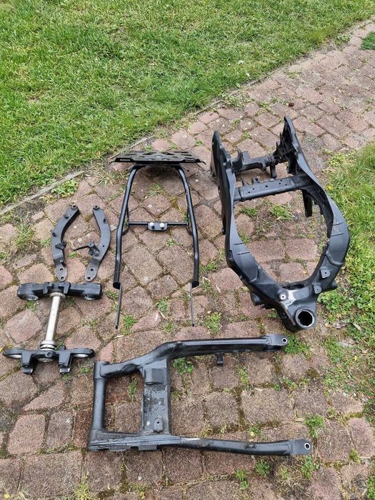 Kawasaki z1000 14r 20r rama, wahacz, półki, łapy silnika
