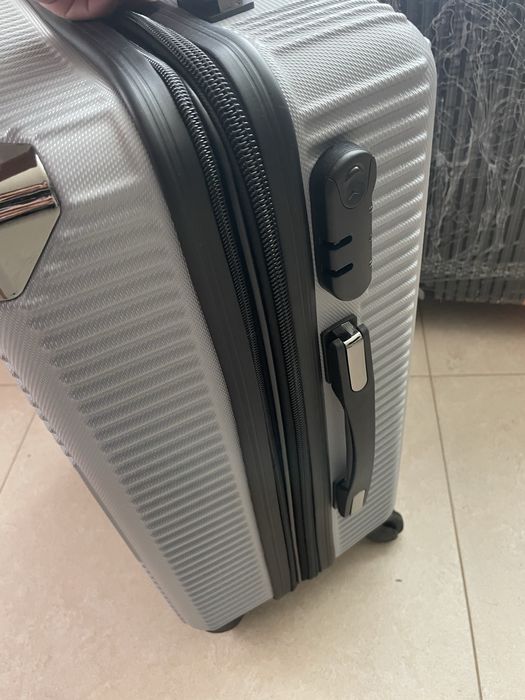 Продам поліпропіленову валізу