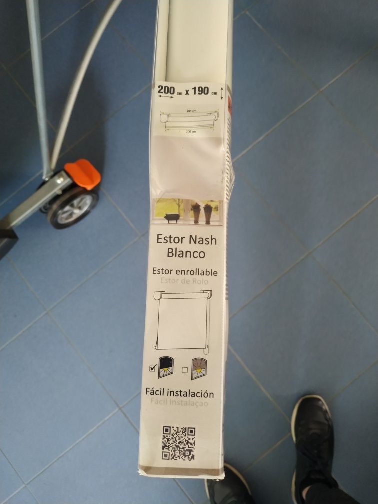 Estore branco novo