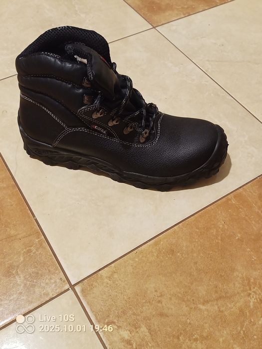 Sprzedam buty robocze.